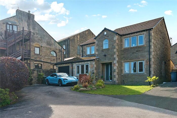 4 Bedroom Detached House For Sale In Scape View, Golcar, Huddersfield, West Yorkshire, HD7