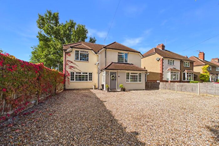 4 Bedroom Detached House For Sale In Plough Lane, Wokingham, Berkshire, RG40
