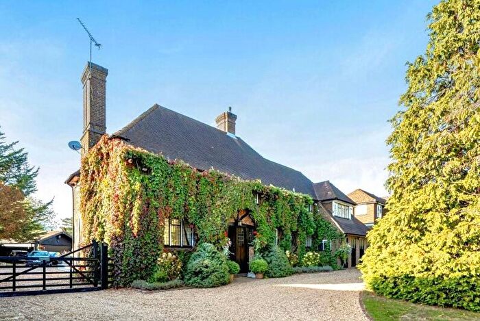 5 Bedroom Detached House For Sale In Osborne Road, Potters Bar, EN6
