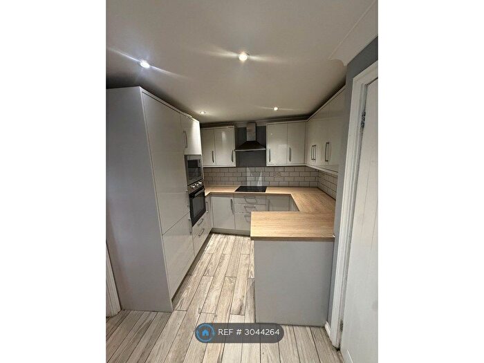 4 Bedroom Semi-Detached House To Rent In West Street, Sheerness, ME12