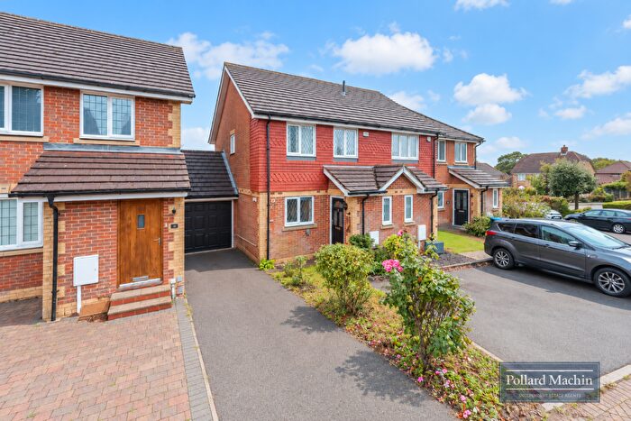 3 Bedroom House For Sale In Gwynne Road, Caterham, CR3