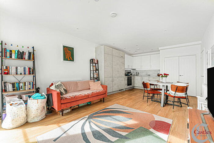1 Bedroom Flat For Sale In The Distillery Building, Hart Yard, E3