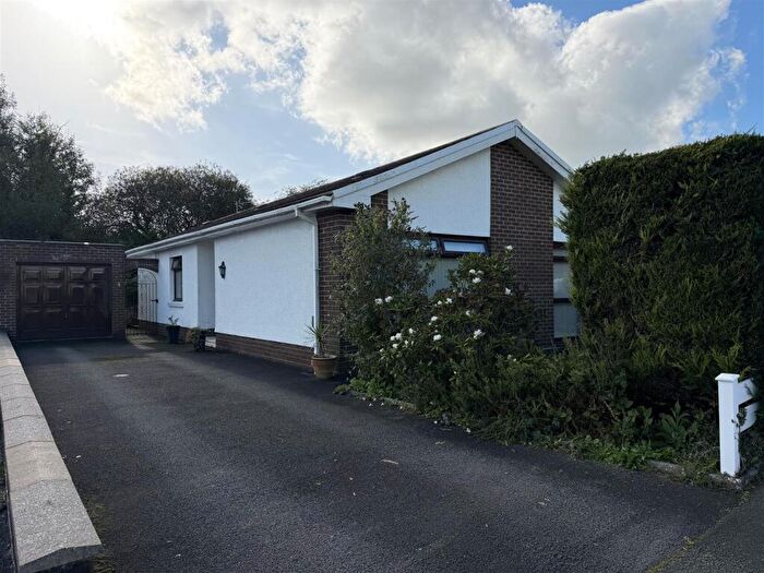 3 Bedroom Detached Bungalow For Sale In Clos Yr Hendre, Ammanford, SA18