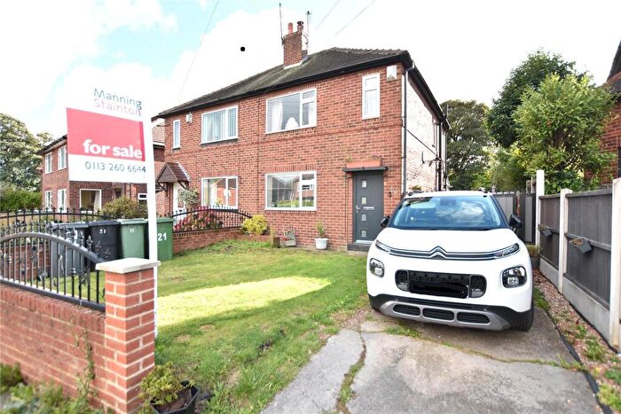 3 Bedroom Semi-Detached House For Sale In Kelmscott Lane, Leeds, West Yorkshire, LS15