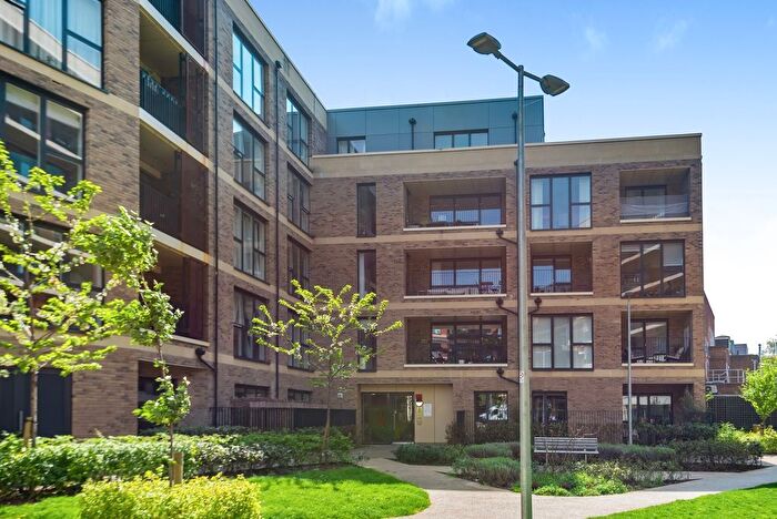 2 Bedroom Flat To Rent In Scena Way, London, SE5