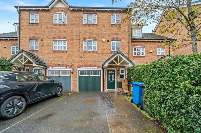 4 Bedroom Terraced House For Sale In Appleton Grove, Wigan, WN3