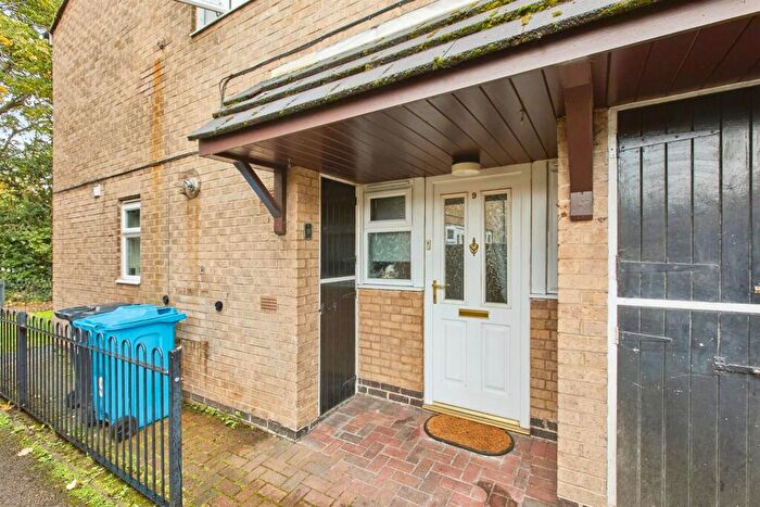 2 Bedroom Flat For Sale In Edensor Square, Derby, DE22