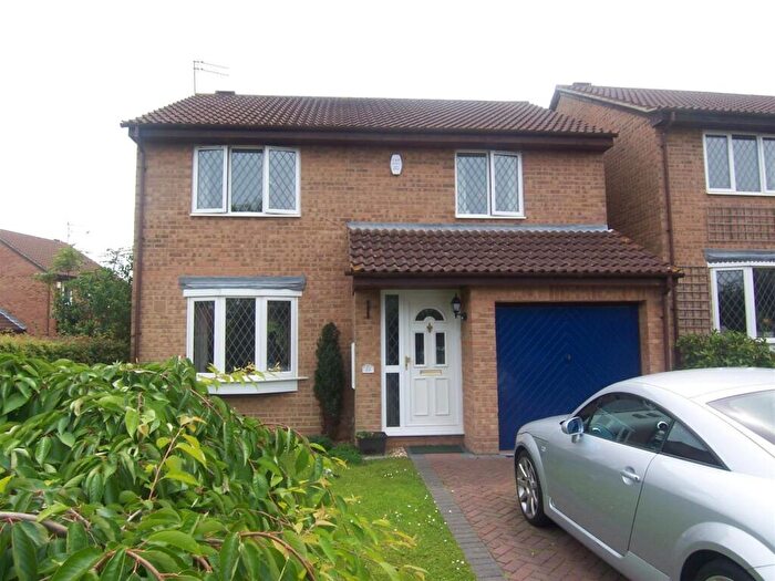 4 Bedroom Link Detached House To Rent In Sidelands Road, Downend, Bristol, BS16
