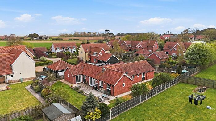 3 Bedroom Detached Bungalow For Sale In Cavell Close, Bawdsey, IP12