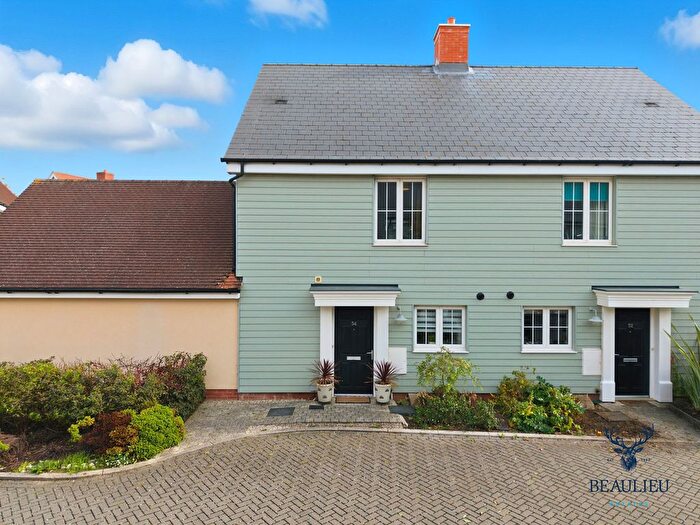 3 Bedroom Semi-Detached House For Sale In William Porter Close, Beaulieu Park, CM1