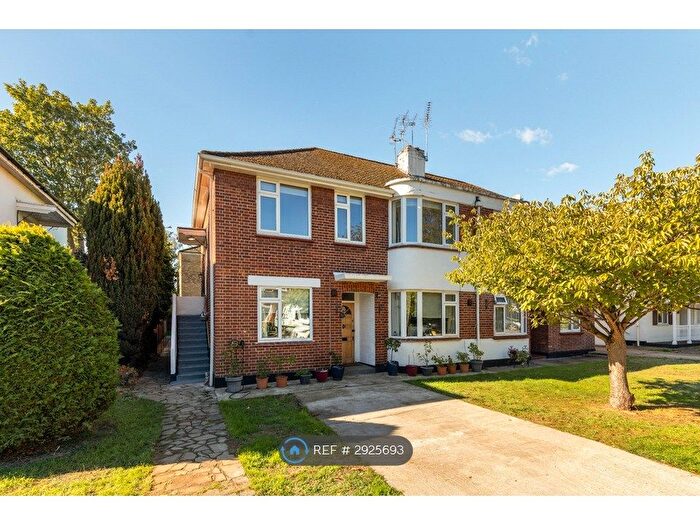 2 Bedroom Maisonette To Rent In Culverden Court, Weybridge, KT13
