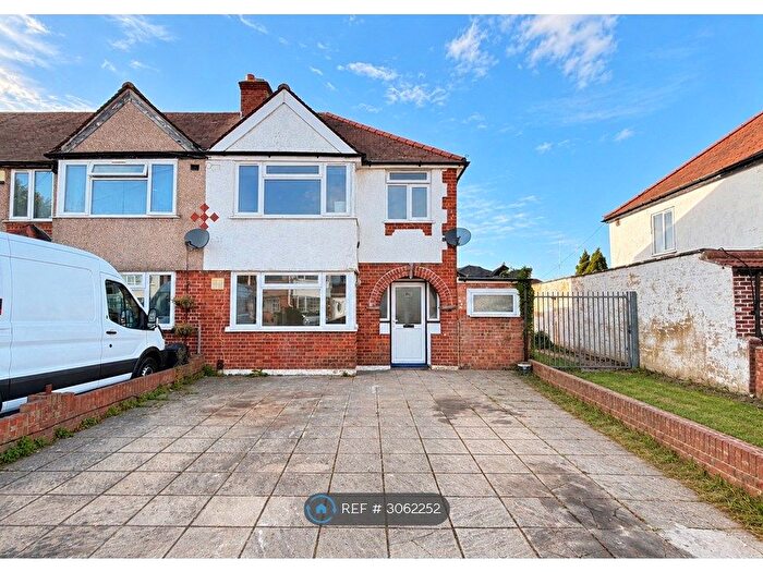 4 Bedroom End Of Terrace House To Rent In Selan Gardens, Hayes, UB4