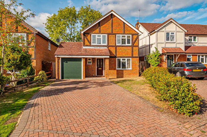 4 Bedroom Detached House For Sale In Nash Park, Binfield, Berkshire, RG42