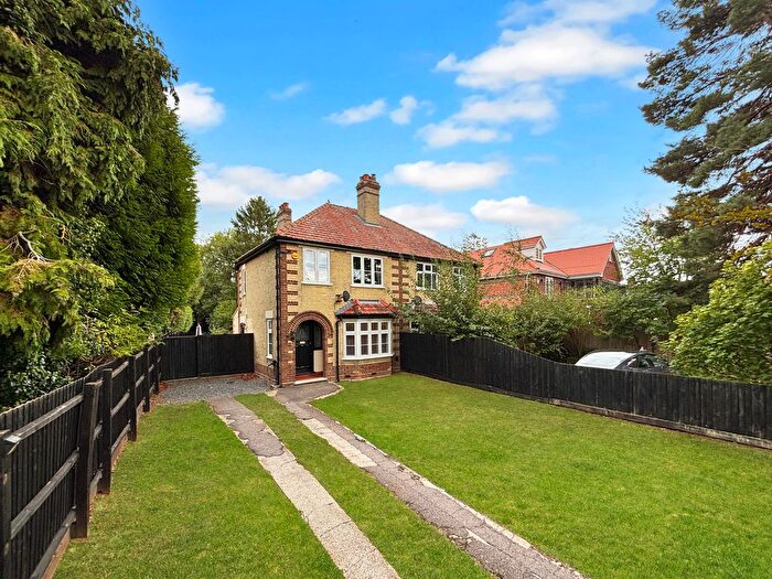 3 Bedroom Semi-Detached House For Sale In London Road, Harston, CB22