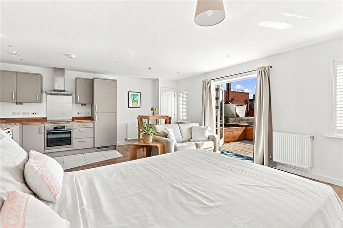 Studio To Rent In Kingston Road, London, SW20