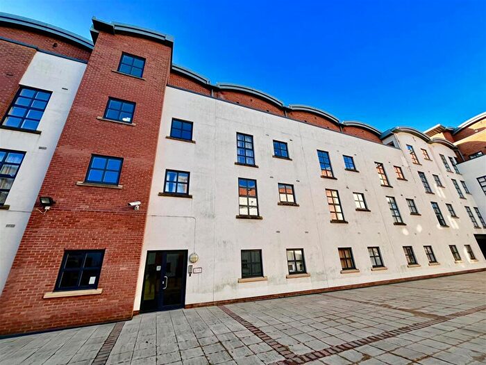 2 Bedroom Apartment For Sale In Curzon Place, Gateshead, NE8