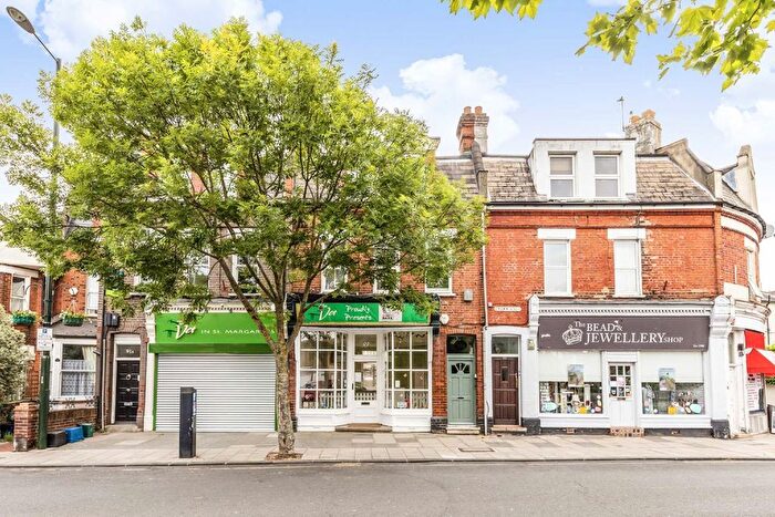 1 Bedroom Flat To Rent In Crown Road, St Margarets, TW1