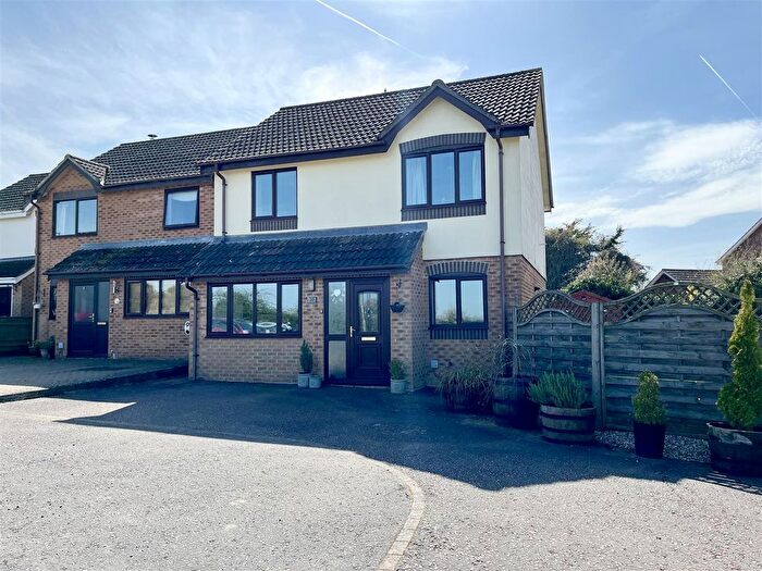 4 Bedroom Detached House For Sale In Tuttles Lane West, Wymondham, NR18