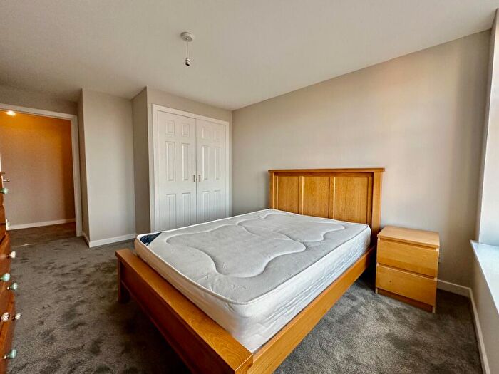 2 Bedroom Flat To Rent In Leith Walk, Edinburgh, EH7