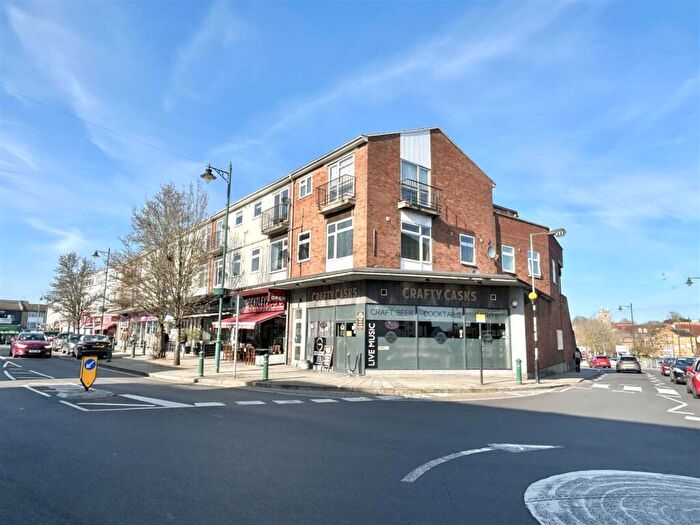 1 Bedroom Flat To Rent In Ulfa Court, Rayleigh, SS6