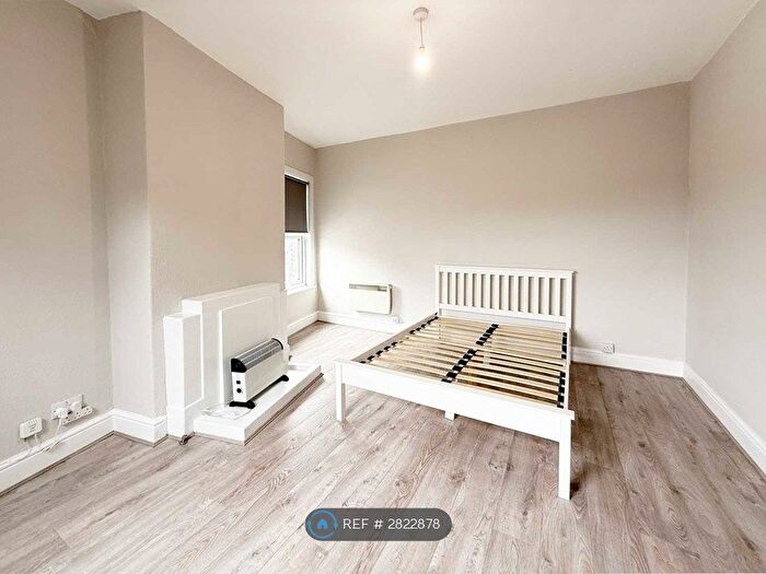 1 Bedroom Flat To Rent In Knutsford Road, Warrington, WA4