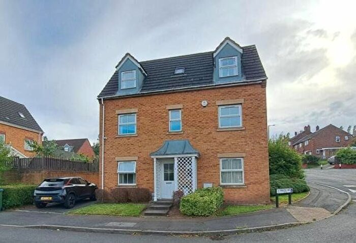 4 Bedroom Detached House For Sale In Princes Way, Oldbury, West Midlands, B68
