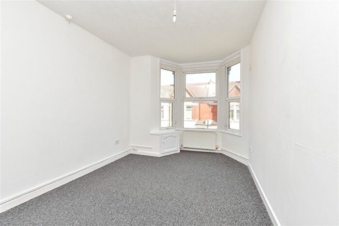 2 Bedroom Flat For Sale In Canterbury Street, Gillingham, Kent, ME7