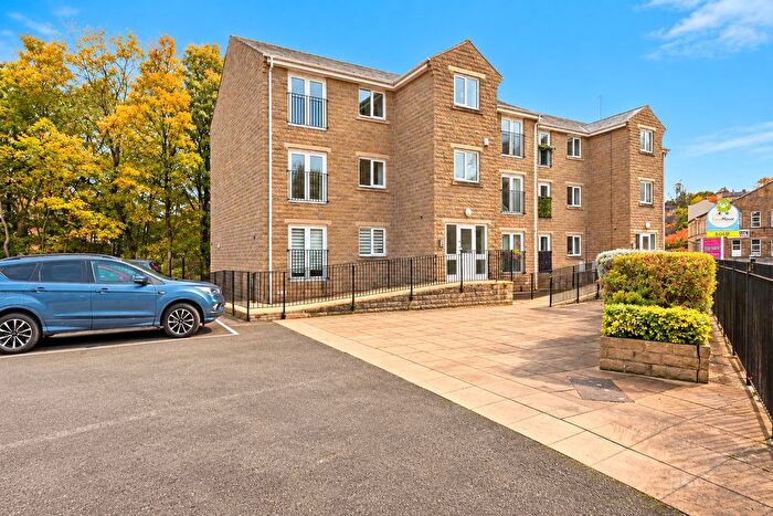 2 Bedroom Flat For Sale In Balme Road, Cleckheaton, BD19