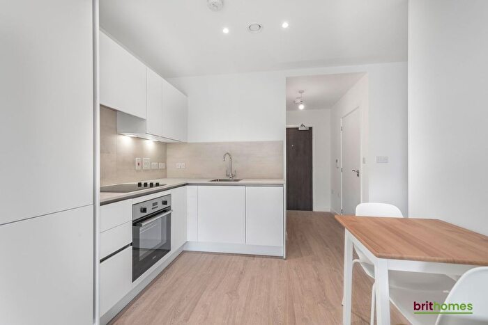 1 Bedroom Flat To Rent In Cranton Avenue, Hayes, UB3