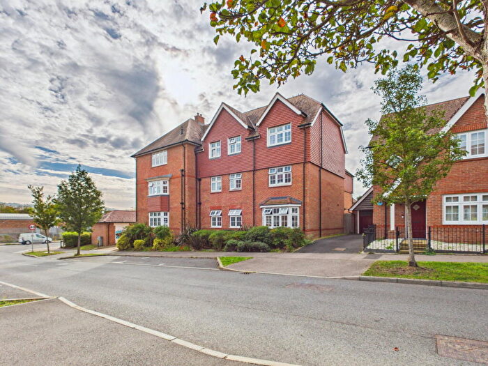 2 Bedroom Flat For Sale In Mint House, St Andrews Park, Halling, Rochester, ME2