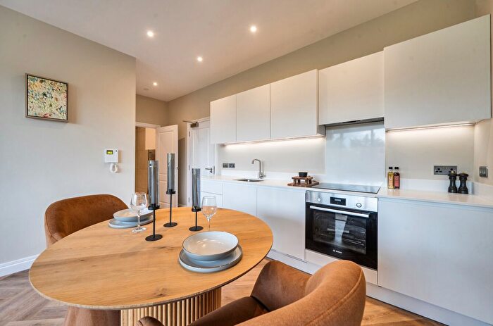 1 Bedroom Flat For Sale In Holywell Hill, St Albans, AL1