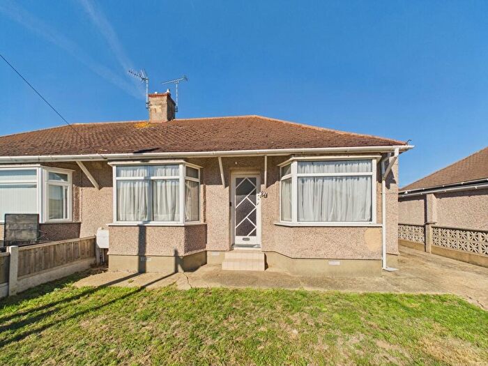 2 Bedroom Semi-Detached Bungalow For Sale In Vincent Close, Corringham, SS17