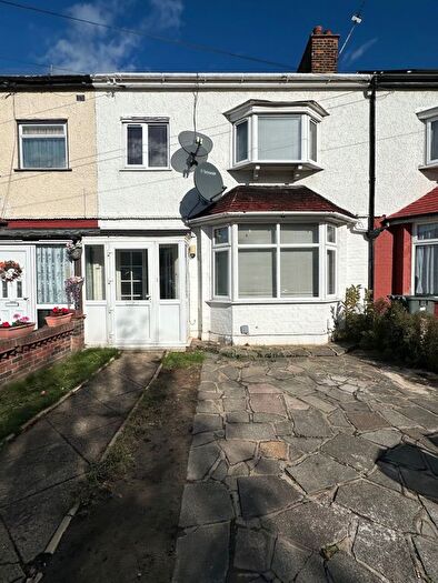 3 Bedroom Terraced House To Rent In Easternville Gardens, Newbury Park, IG2