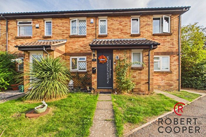 2 Bedroom Terraced House To Rent In Wheatsheaf Close, Northolt, UB5