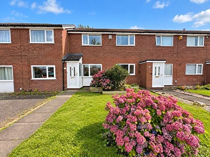 2 Bedroom Mews For Sale In Central Drive, Westhoughton, BL5