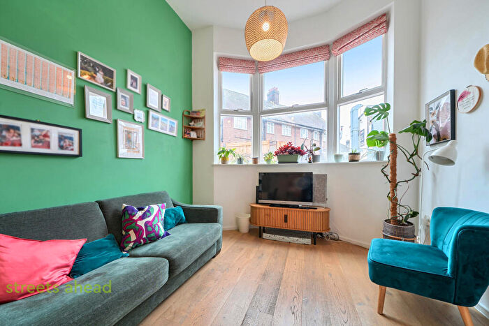 1 Bedroom Apartment For Sale In Whytecliffe Road South, Purley, CR8