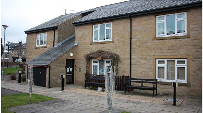 1 Bedroom Flat To Rent In Kingston Court, Halifax, Calderdale, HX1