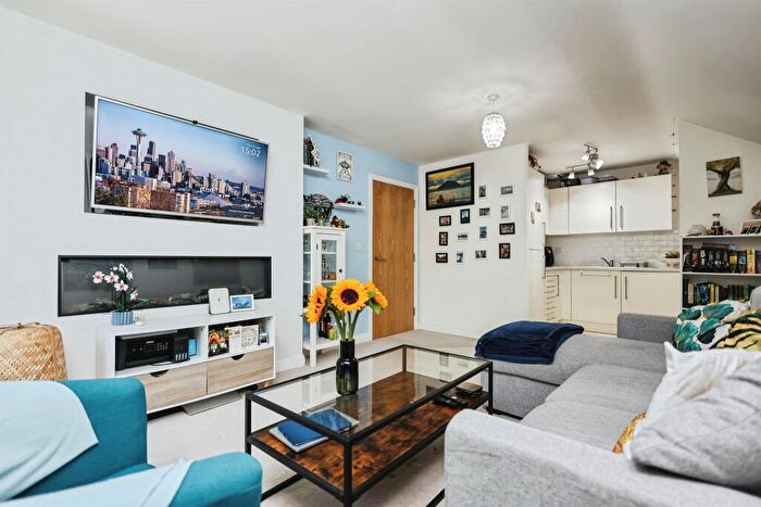 1 Bedroom Flat For Sale In Metchley Rise, Harborne, Birmingham, B17