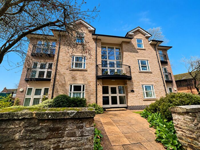 2 Bedroom Apartment For Sale In The Cloisters, Church Street, Oakham, LE15