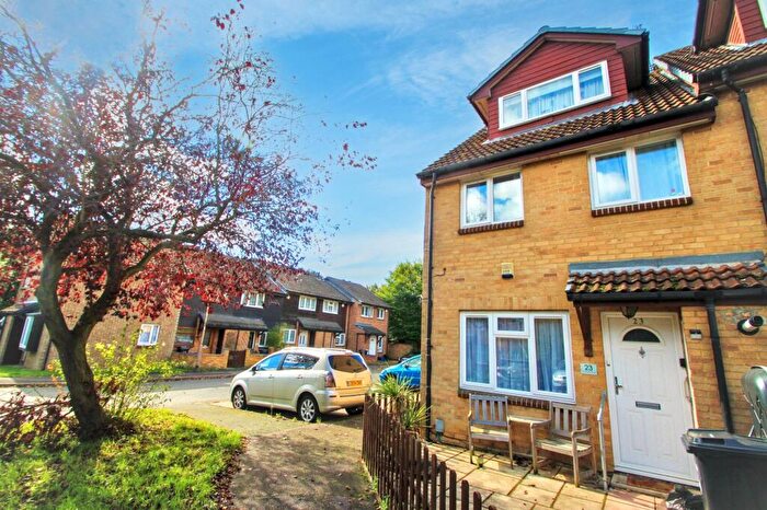 1 Bedroom Flat To Rent In Amanda Close, Chigwell, IG7