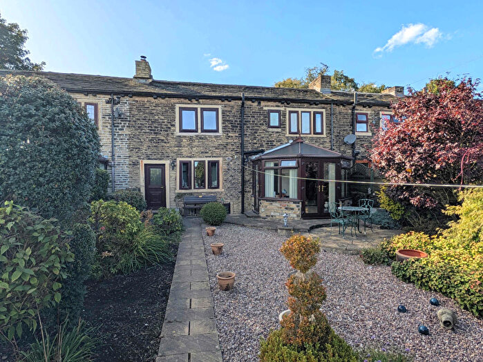 3 Bedroom Cottage For Sale In - Marsh Delves, Southowram, HX3