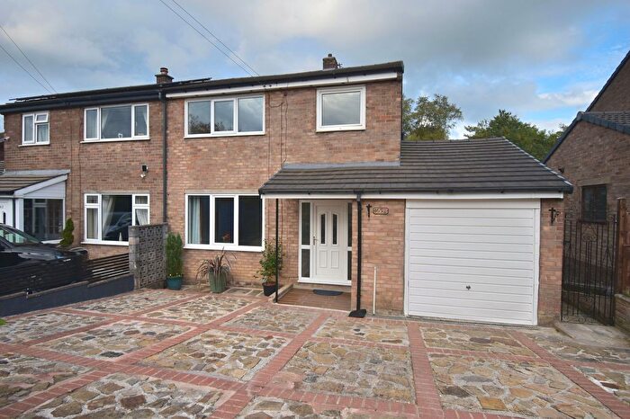 3 Bedroom Semi-Detached House For Sale In High Hill Road, New Mills, SK22