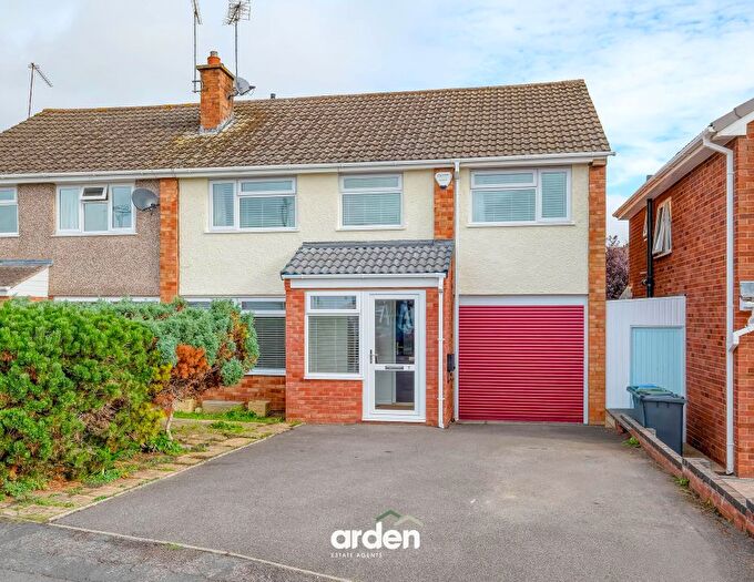 4 Bedroom Semi-Detached House For Sale In Augustus Drive, Alcester, B49