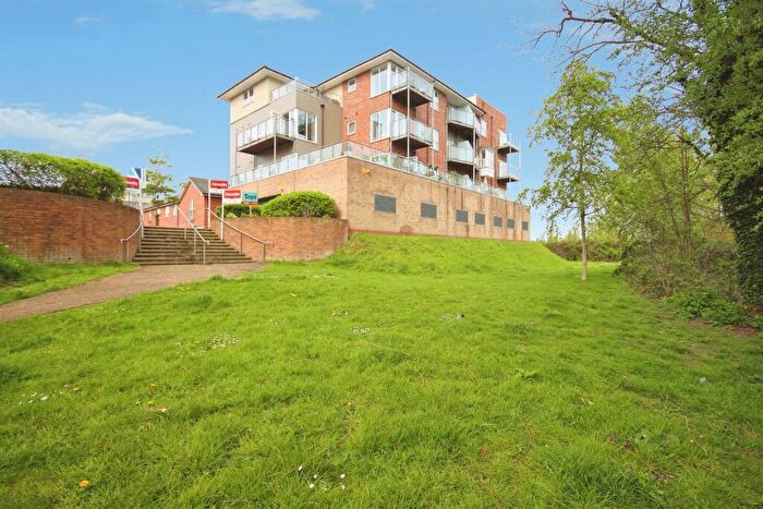 2 Bedroom Apartment For Sale In Andrews Close, Warwick, CV34
