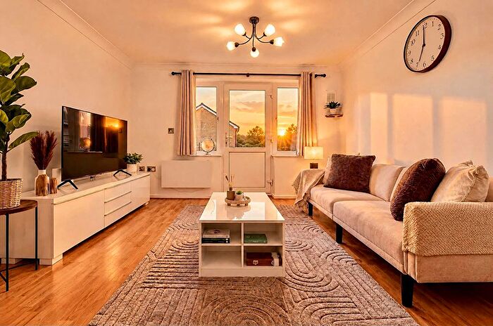 1 Bedroom Flat To Rent In St. Giles Close, Hounslow, TW5