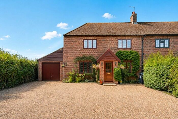2 Bedroom Semi-Detached House For Sale In Wood Row, Wigginton, Tring, HP23