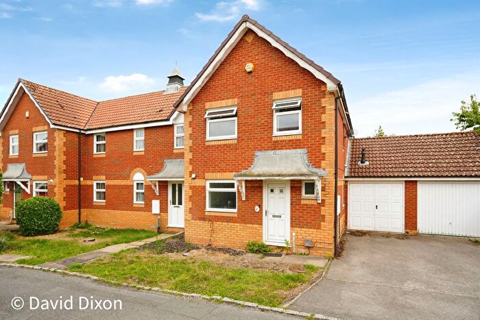 3 Bedroom End Of Terrace House For Sale In Stour Close, Didcot, OX11