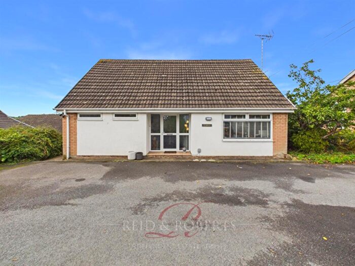 4 Bedroom Detached House For Sale In Middle Road, Coedpoeth, Wrexham, LL11