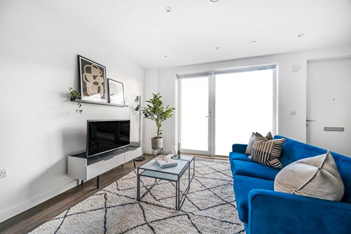 1 Bedroom Apartment To Rent In Bed, Th Floor, Teal, Pelican House In Fresh Wharf, IG11