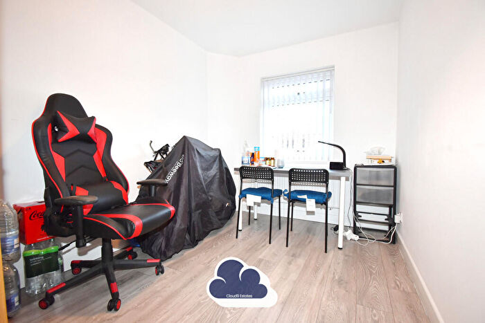 2 Bedroom Flat For Sale In Albany Road, Coventry, CV5